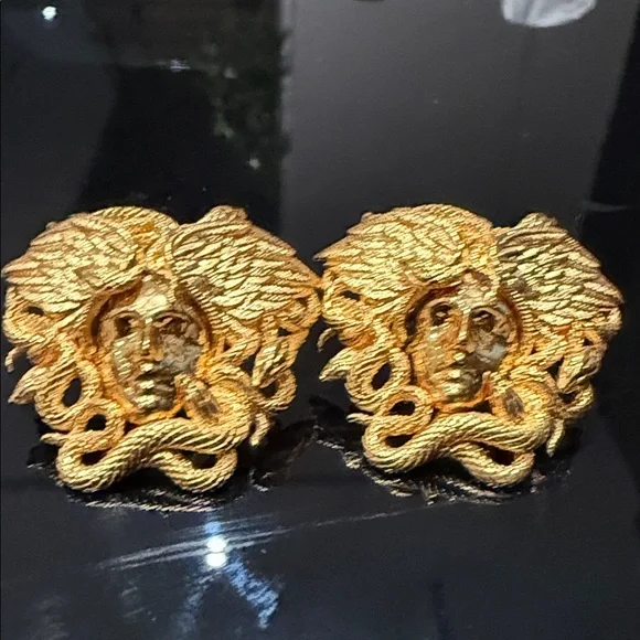 Authentic Vintage Versace Medusa Clip-On Earrings – Made in Italy - Picture 3 of 6